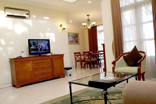 Ciputra Golf, Club & Hotel Surabaya Habitación foto